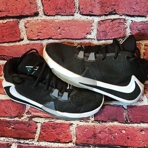 Nike Zoom Freak 1 Black White Athletic Basketball Sneakers‎ Kids Youth Size 4.5Y